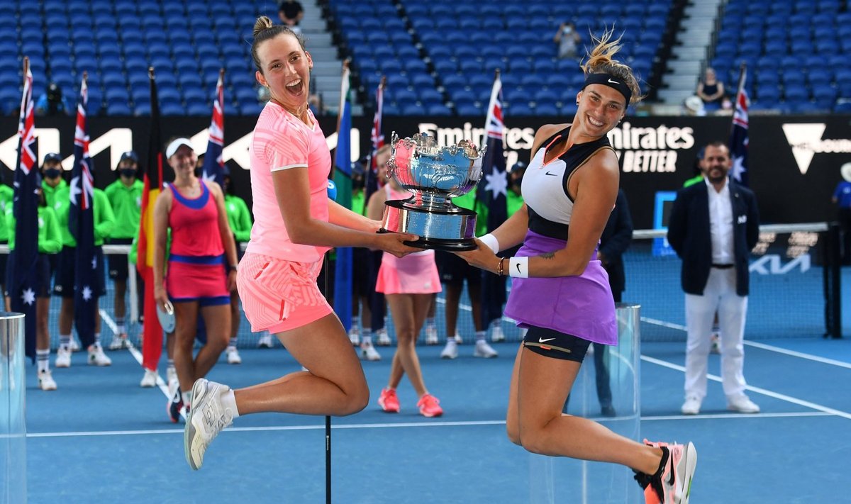 Elise Mertens ja Arina Sabalenka võitsid Australian Openi naispaarismängu tiitli.