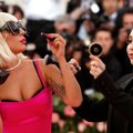 Lady Gaga ja Sandra Bullock kasutavad iluvigade varjamiseks väga kummalisi, kuid toimivaid vahendeid