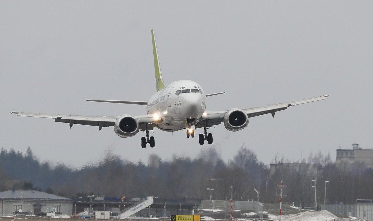 Lennuk maandumas külgtuules Tallinnas