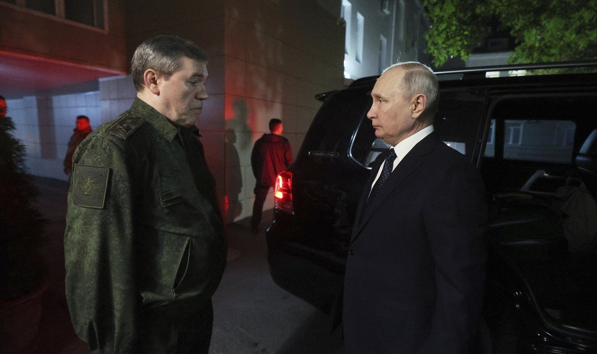 Valeri Gerassimov ja Vladimir Putin