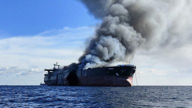 Oht realiseerus. Süttinud naftalaev viitab globaalsele probleemile