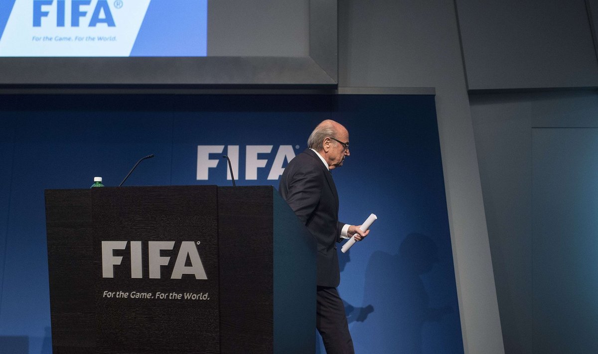 Sepp Blatter pärast loobumisotsuse teatavakstegemist