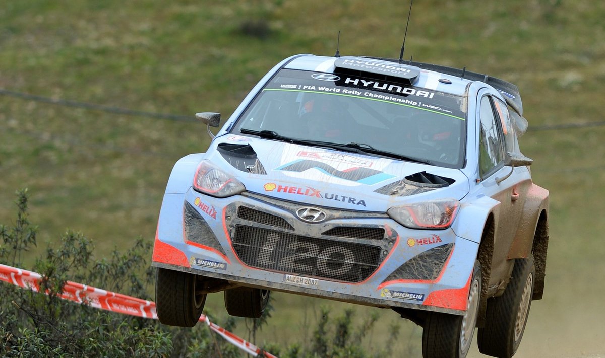 Dani Sordo Hyundai WRC masinaga õhulennul