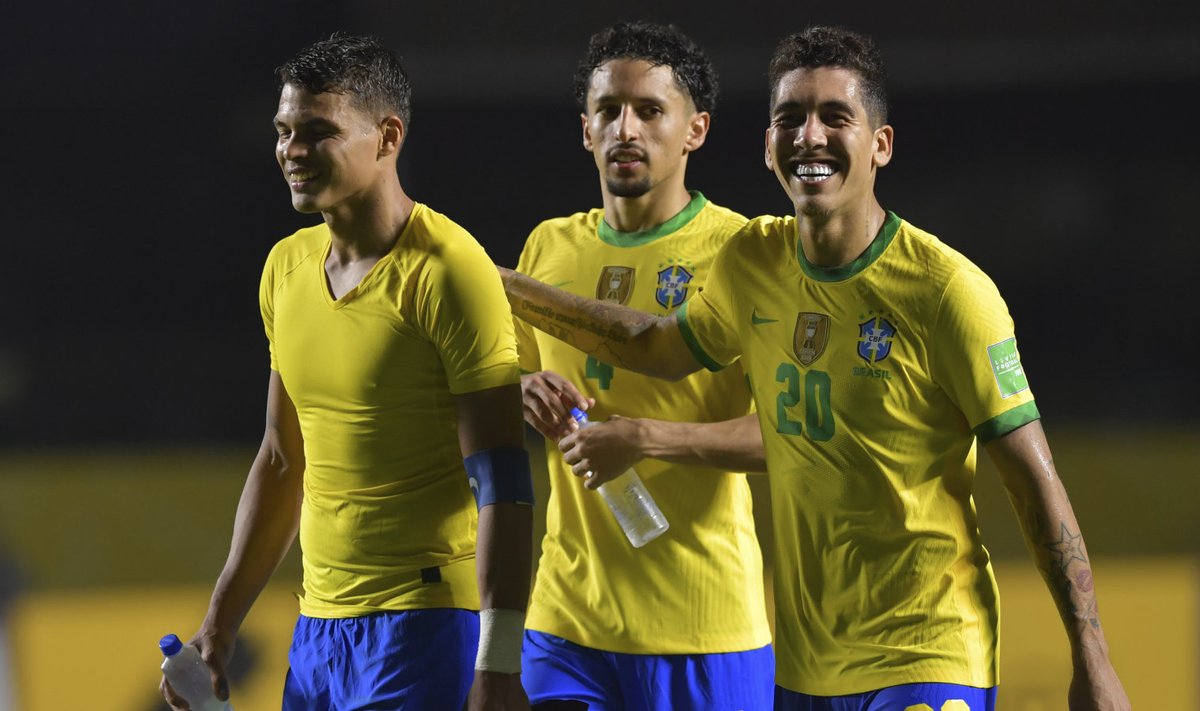 Thiago Silva, Marquinhos ja Roberto Firmino