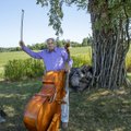 "Pole muud teinudki, kui üksnes kontrabassi mänginud,” ütleb 80aastane külamees