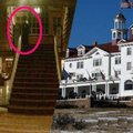 Турист обнаружил на фото в отеле призрака с ребенком