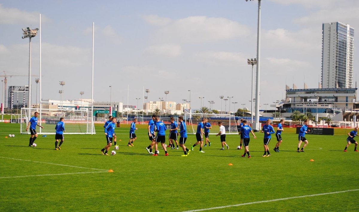 Jalgpallikoondis Abu Dhabis