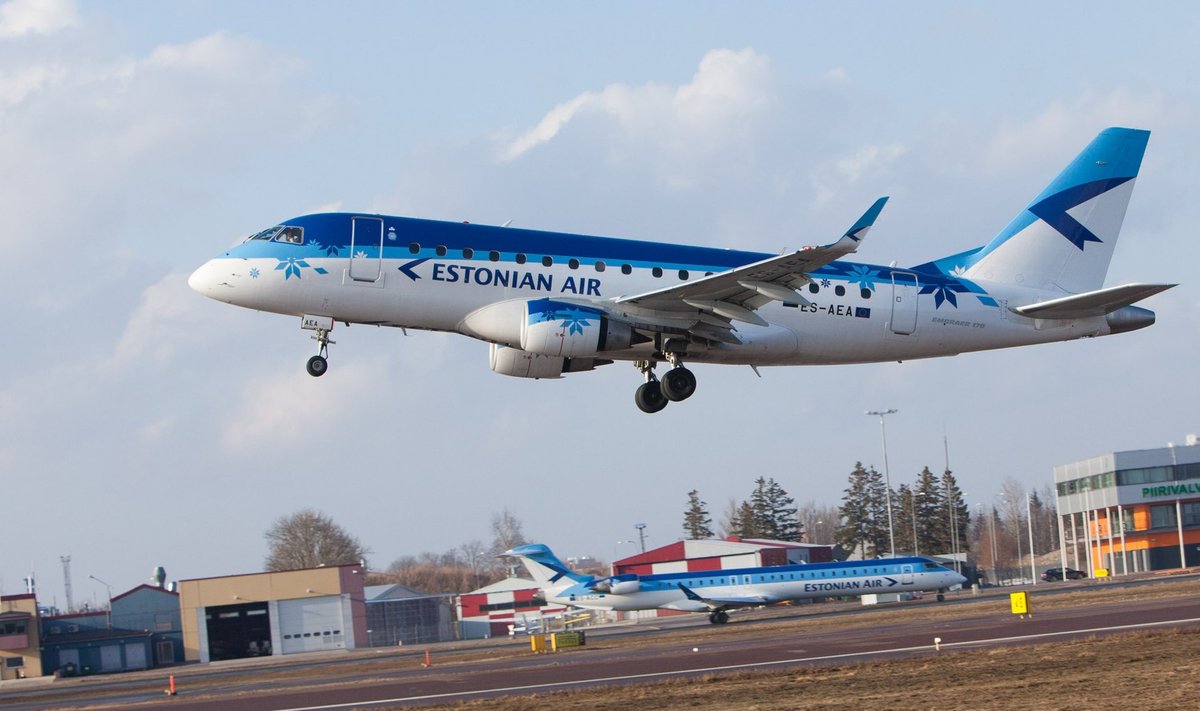 Estonian Airi sinilinnud Tallinna lennujaamas