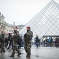 Louvre'i ründaja keeldub uurijatega kõnelemast