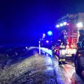 FOTOD | Purjus juht sõitis Viljandimaal oma autoga kraavi