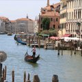 ВИДЕО | Экскурсия по каналам Венеции закончилась дракой из-за снятой туристом маски