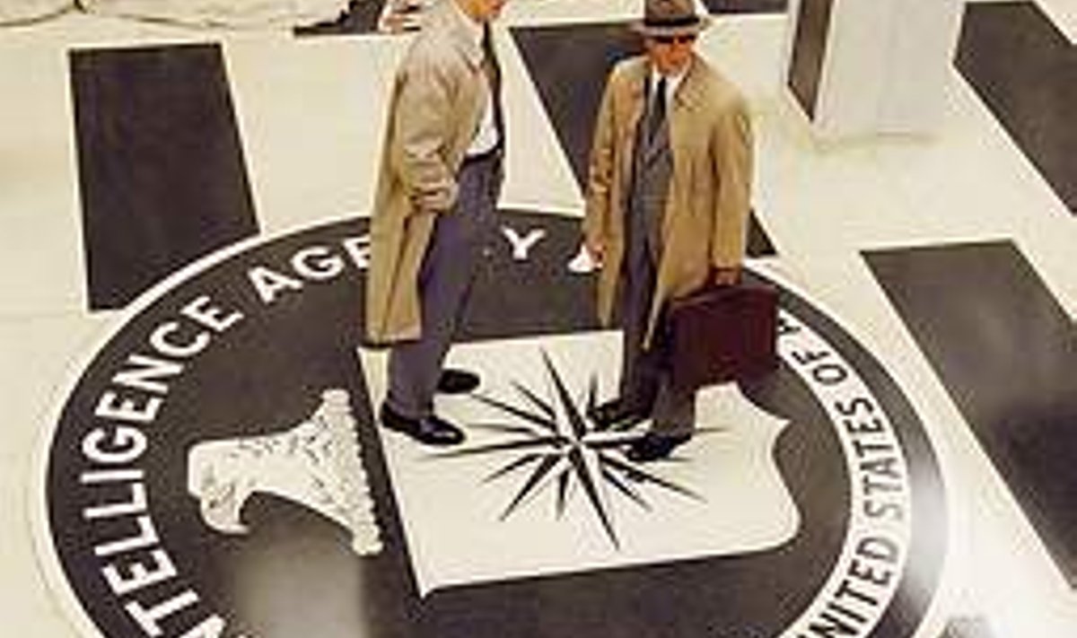 KURSUSEVENNAD YALE’I ÜLIKOOLIST: Tulevane CIA direktor Richard Hayes (Lee Pace) ja vastuluurejuht Edward Wilson (Matt Damon).