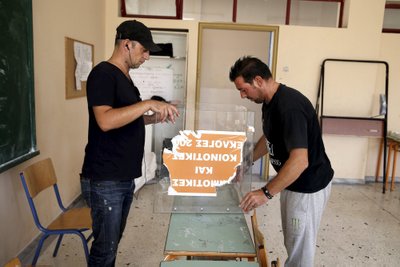 Valimisjaoskondades toimub valimiskastide ettevalmistamine.