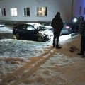 ФОТО | В центре города загорелся автомобиль с украинскими номерами  