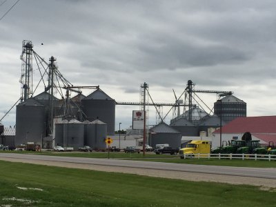 Iowa tüüpiline põllumajanduse tööstusmaastik.