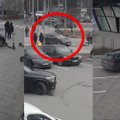 VIDEO | Milleks ringiga, kui saab otse? Hullunud autojuht kasutas kaubanduskeskuse parklat oma rallirajana