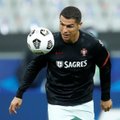VIDEO | Cristiano Ronaldo üllatas fänne uue soenguga