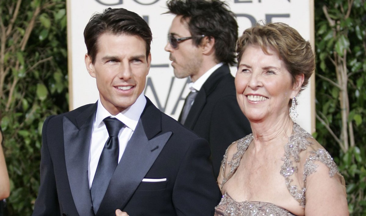 Tom Cruise ema Mary Lee Southiga aastal 2009