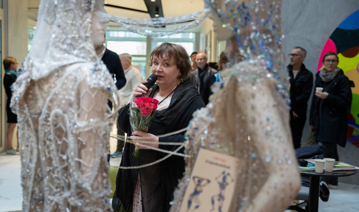 Imbi Paju raamatu „Kirjanduskliinik“ esmaesitlus Kadrioru galeriis
