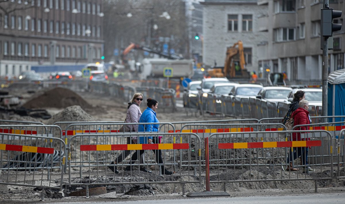 VÕIKS VEEL KAEVATA: Need kohad, mis Tallinnas juba üles kaevatud ei ole, on aukus ja vajaks sanitaarremonti.