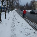 Hiidlased on rahuolematud: lumest puhastamata kõnniteed tekitavad ohtlikke olukordi