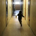 Ühiselamute ebainimlikes tingimustes kasvavad tuhanded väiksed lapsed