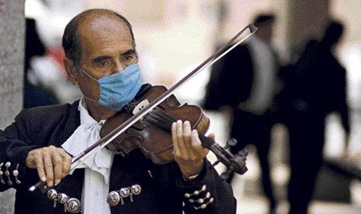 Mehhiko pillimees kannab gripiviiruse eemalehoidmiseks maski.