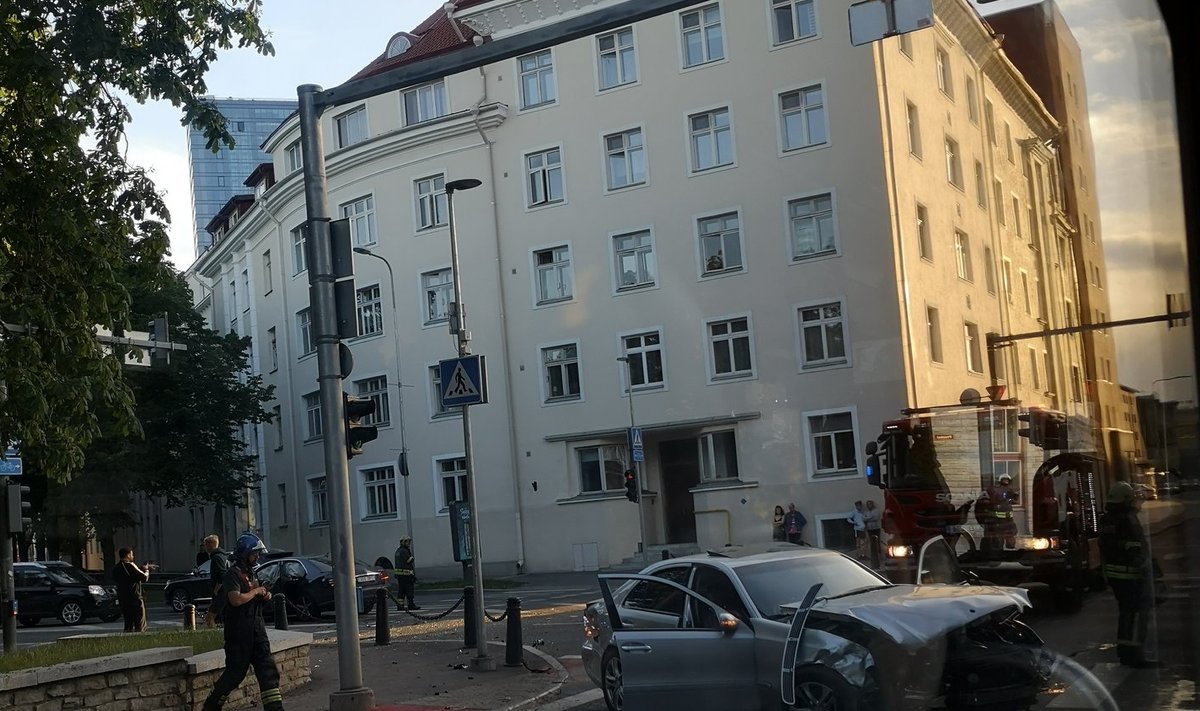 Liiklusõnnetus Tallinnas Gonsiori ja Pronksi tänavate ristmikul