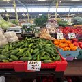 ФОТО | На рынке появились эстонские огурцы и зелень