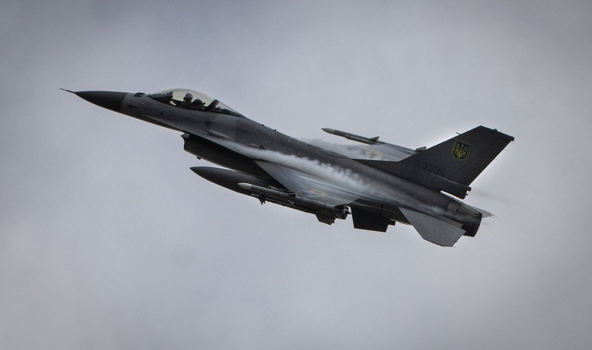 Ukraina õhujõudude hävitaja F-16