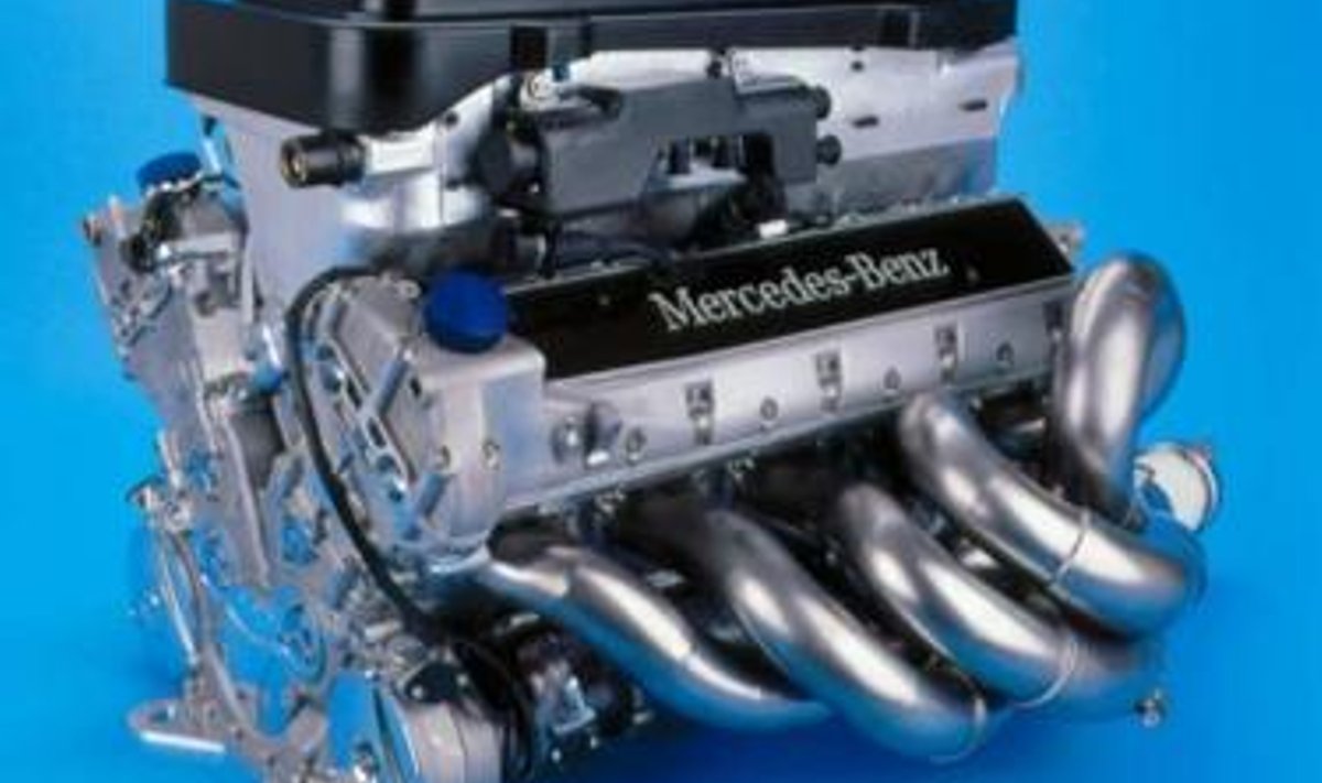Mercedese V10 mootor