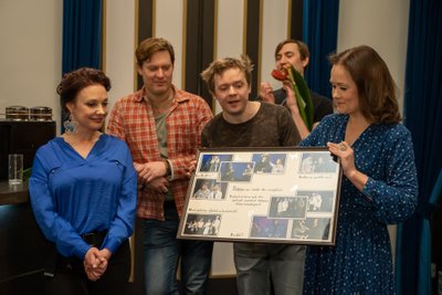 KOMÖÖDIA "Professor sai värske õhu mürgituse" esietendus Vanemuise teatris 9.veebruaril. Inga kehastab etenduses Hellet.