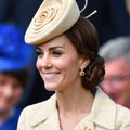 LÕBUSAD FOTOD: Hertsoginna Kate kandis pealael elegantset pilkeobjekti ja ajas britid pöördesse