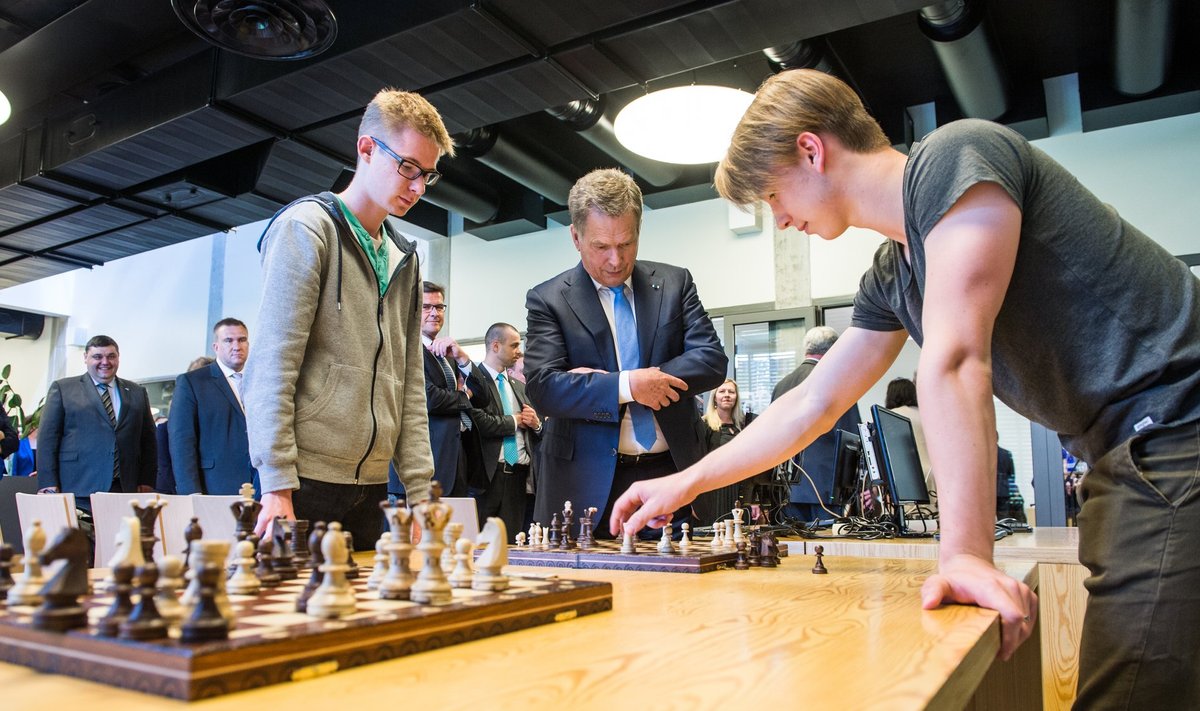 Erik ja Günther ei lasknud Soome presidendil oma malemängu liialt segada. Igat käiku ei pea ka põhjanaabrite järgi tegema.