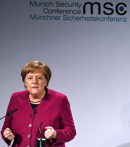 MUTTI ROKIB VÕIMSALT: Angela Merkel peab ebatavaliselt kirglikku kõnet 16. veebruaril Müncheni julgeolekukonverentsil.