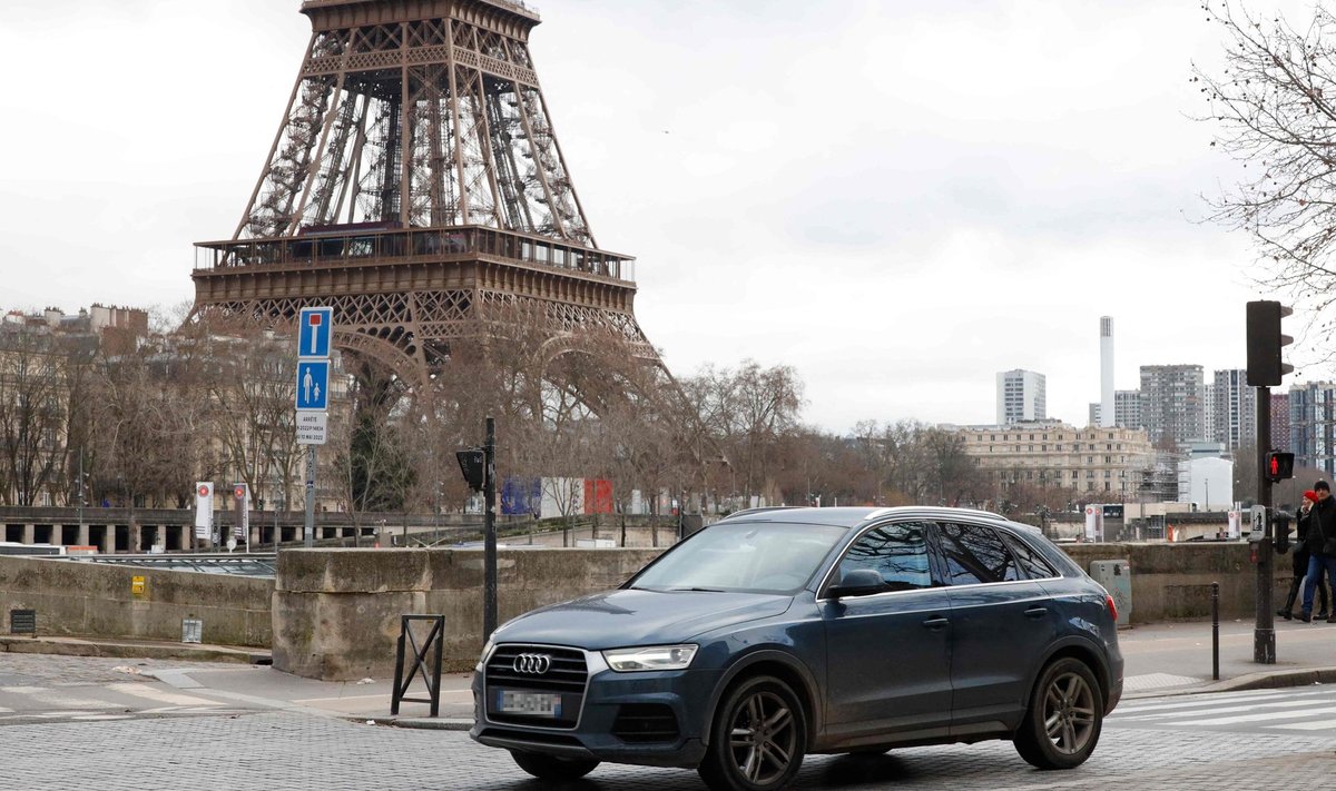 Pariis tahab referendumiga saata ka autotootjatele sõnumi lõpetada linnamaasturite tootmine. 
