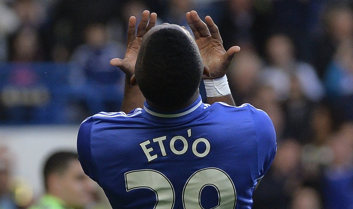 Chelsea's Eto'o reacts after missing a chance to score against Sunderland during their English Premier League soccer match in London