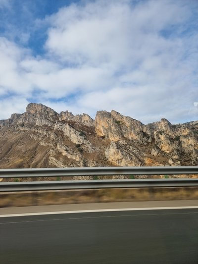 Vaateid autoaknast Põhja-Hispaania ja Lõuna-Prantsusmaa vahel