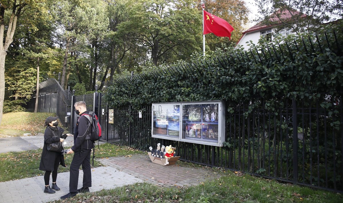 Meeleavaldus Hiina saatkonna ees.