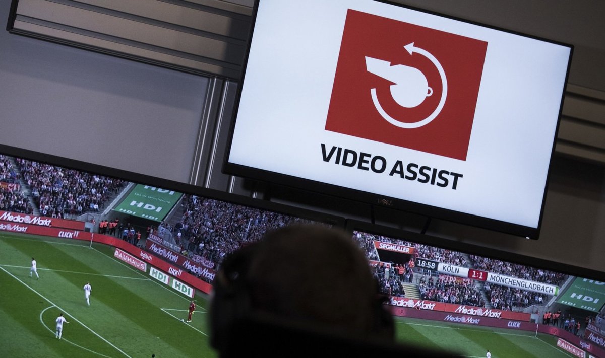 Selline kiri ilmub Bundesligas ekraanile, kui kohtunikud videot vaatavad.