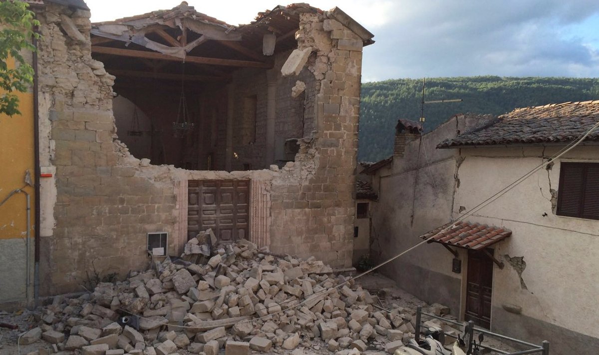 A damaged house is seen following an earthquake in Accumoli di Rieti, central Italy