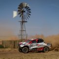 Dakariks valmistuv Fernando Alonso tegi Maroko rallil avarii