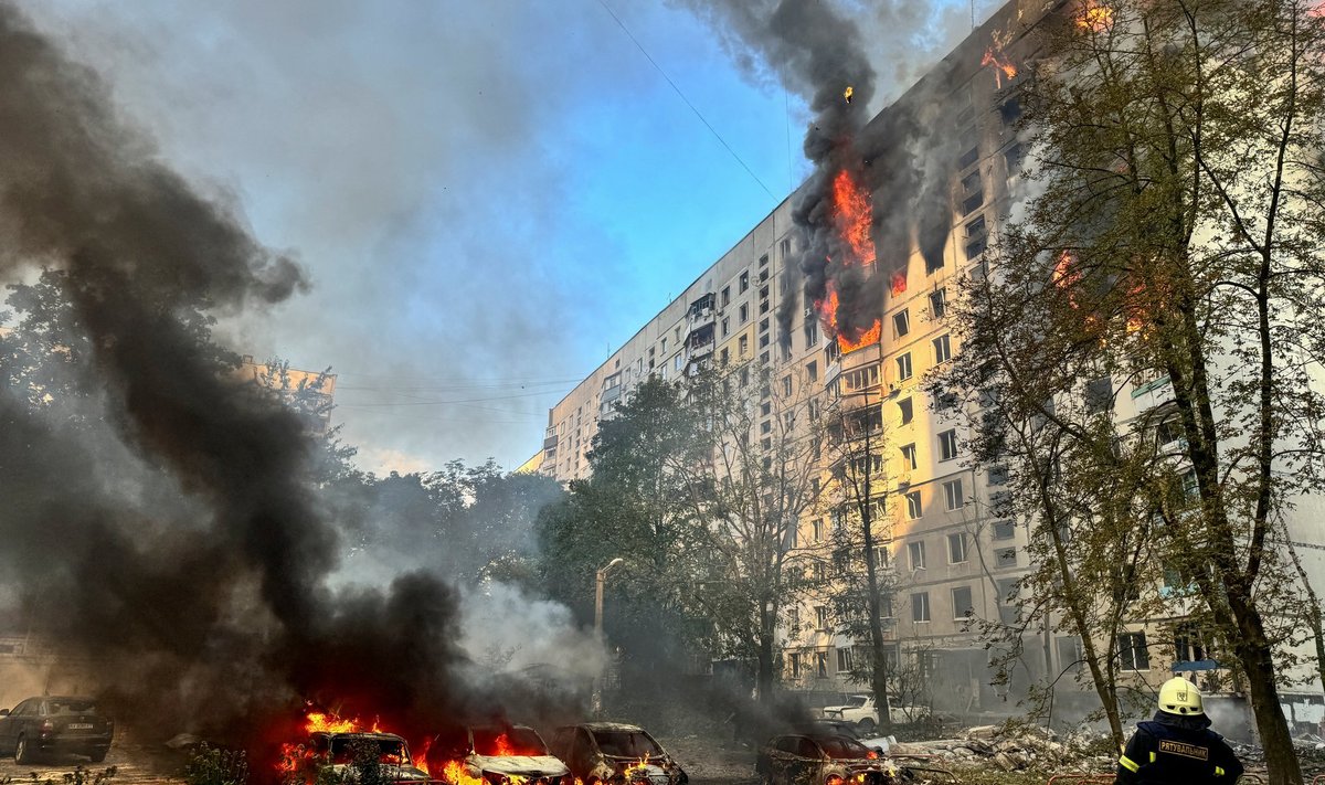 Osa kriitikuid arvab, et Valge Maja hoolib Vene lennuväljade kaitsest rohkem kui Ukraina linnade omast. Pildil Harkivi linn 30. augustil