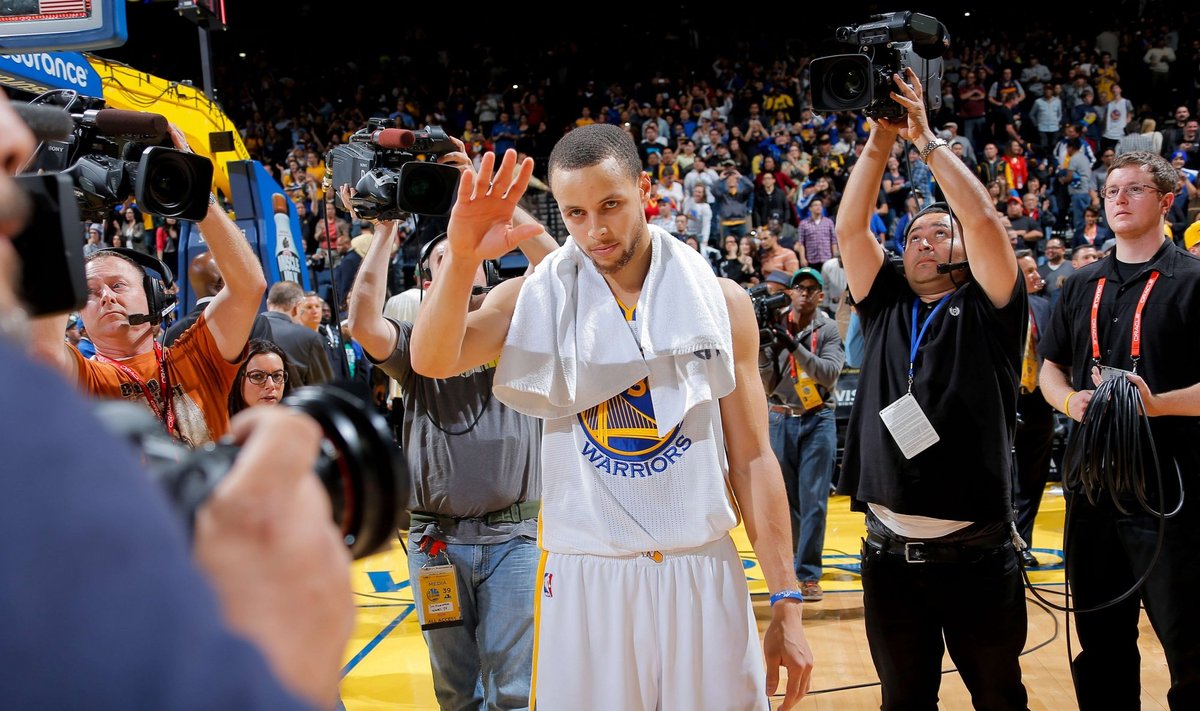 Stephen Curry on NBA uus kolmeste kuningas