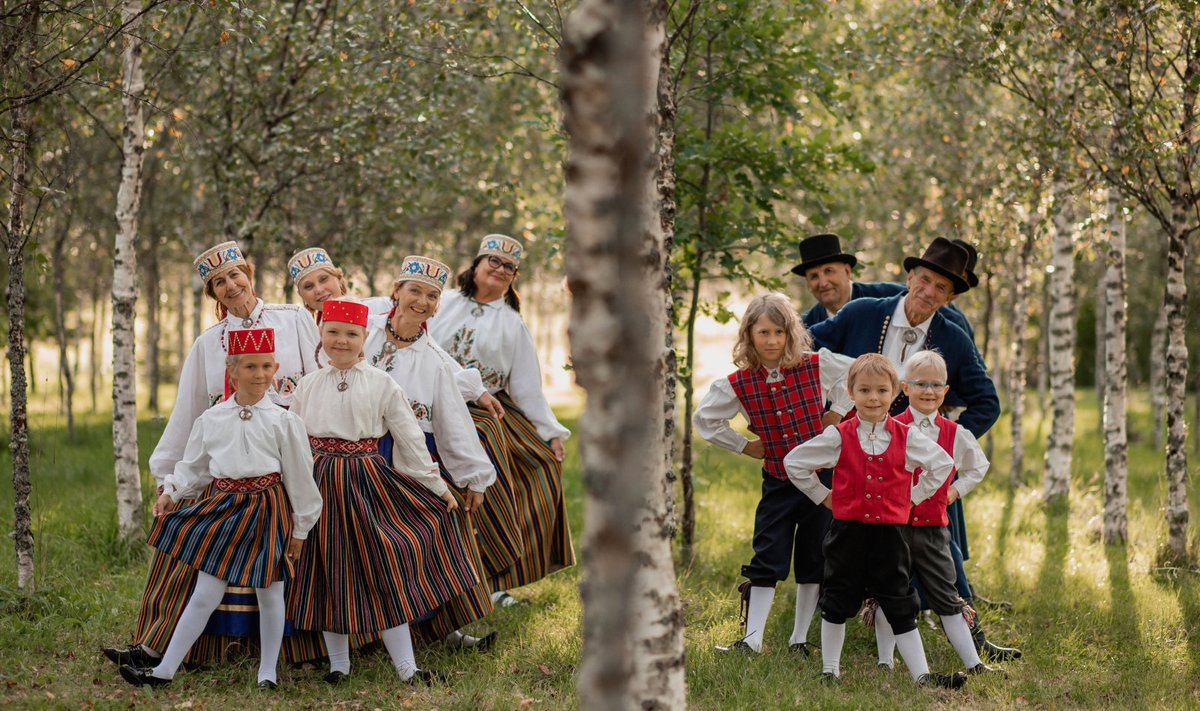 75aastases Tarvanpääs on enam kui sada tantsijat alates koolieelikutest kuni kaheksanda kümne käijateni. 