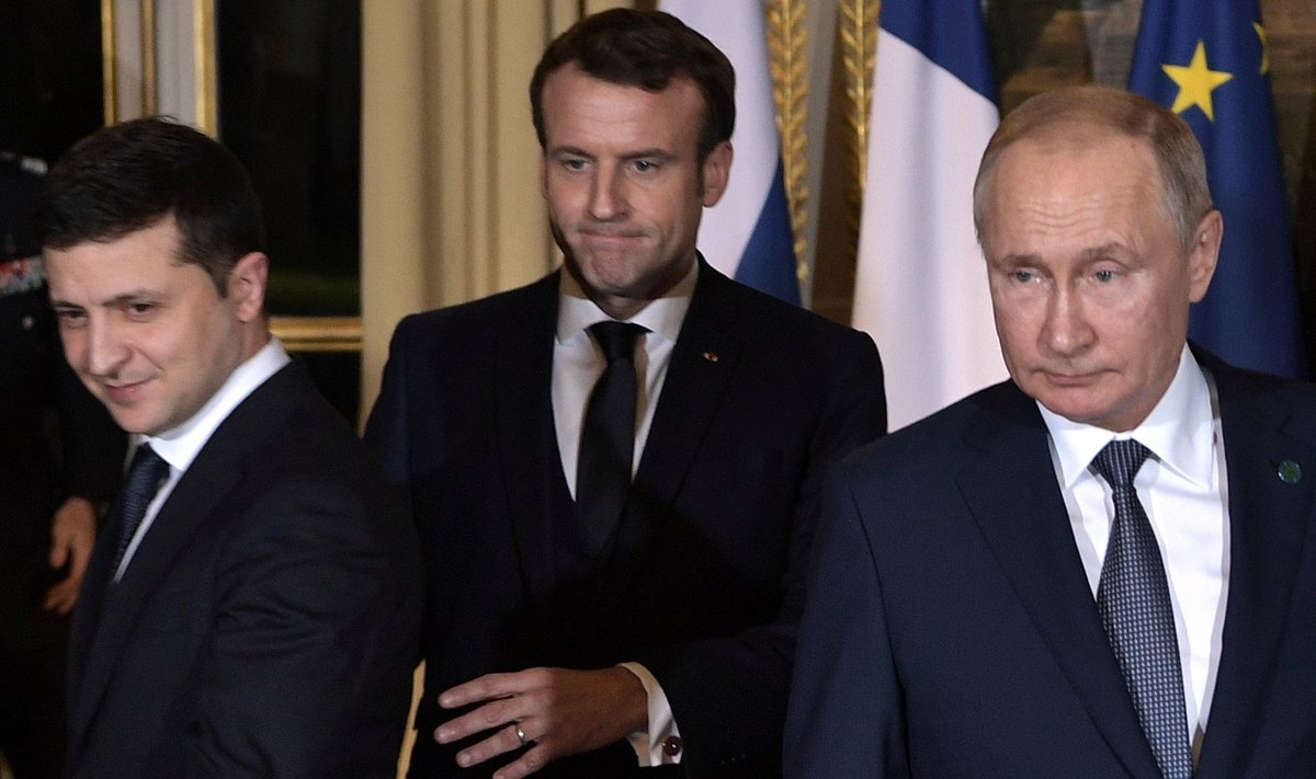Vasakult Volodõmõr Zelenskõi, Emmanuel Macron ja Vladimir Putin