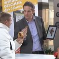 Uskumatu VIDEO: Müügimees võtab iPadist välja söödava piparkoogitüki