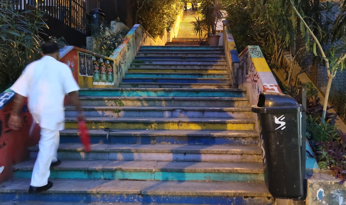 BEIRUTI KESKLINN: Mar Mikhaeli värvilised trepid.