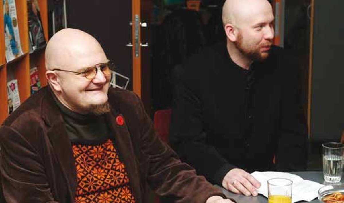 Karl Martin Sinijärv ja Jürgen Rooste. (foto: Viimsi Teataja)