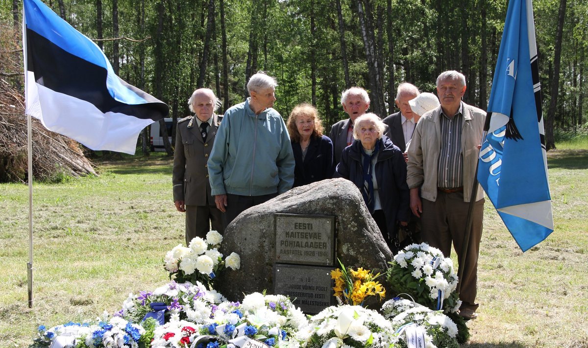 Küüditatud ja hukatud Eesti ohvitseride mälestusstseremoonia Värska lipuväljakul.14.06.2016